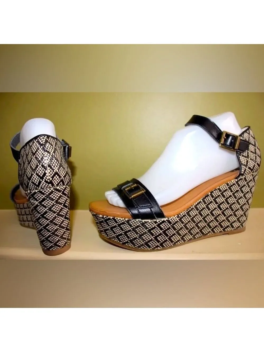BC SHOES PLATFORM WEDGES SANDALS BLACK AND WHITE LANYARD CROSS STICH RETRO 7